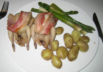 Roast quail ready to eat